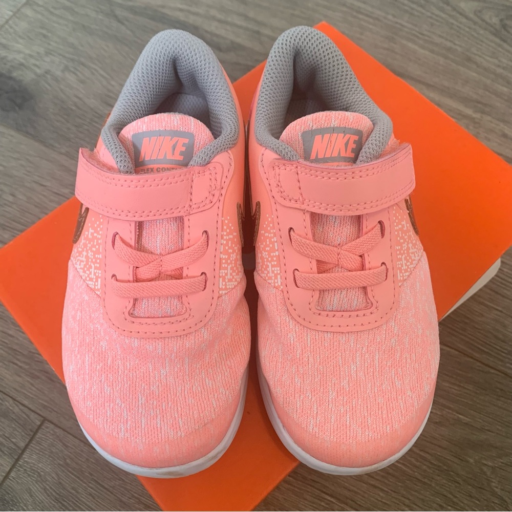 Toddler Nike flex contact